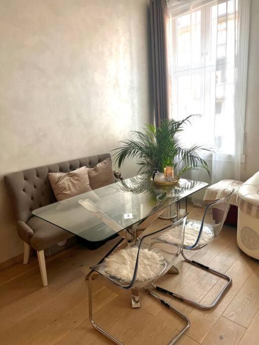 Royal Neighbourhood Elegant Flat In Central オスロ エクステリア 写真